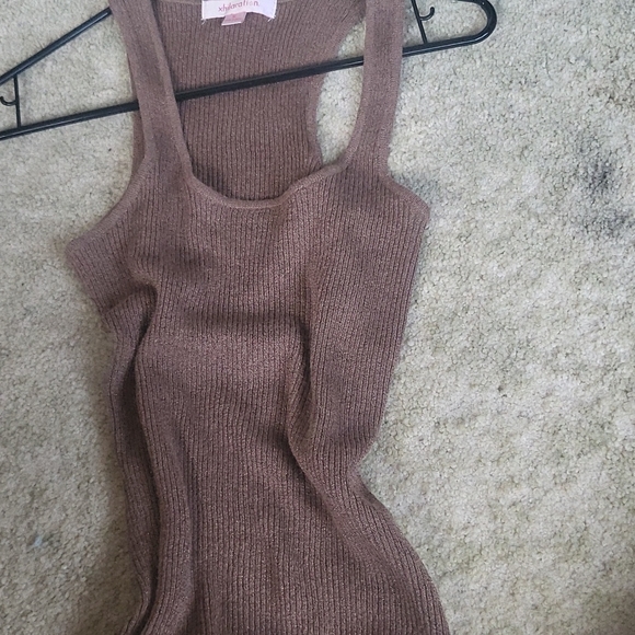 Tank - Picture 1 of 1